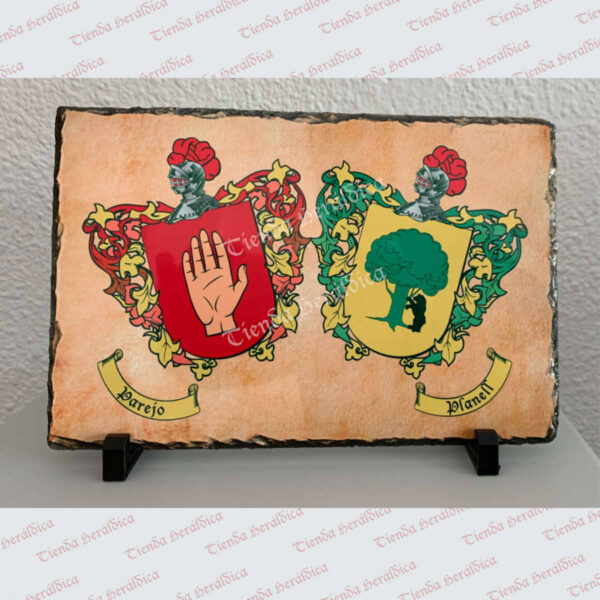 Pizarra heráldica con dos escudos